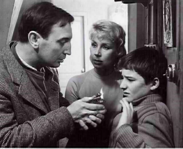 Sie küssten und sie schlugen ihn Kritik Film critic.de