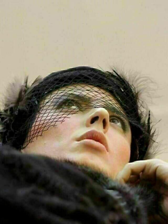 Boy Eating the Bird's Food Szenenbilder und Poster Film critic.de