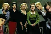 8 Frauen 01