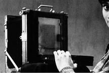 Agnès Varda: Ulysse (F 1982), die Fotografin Varda