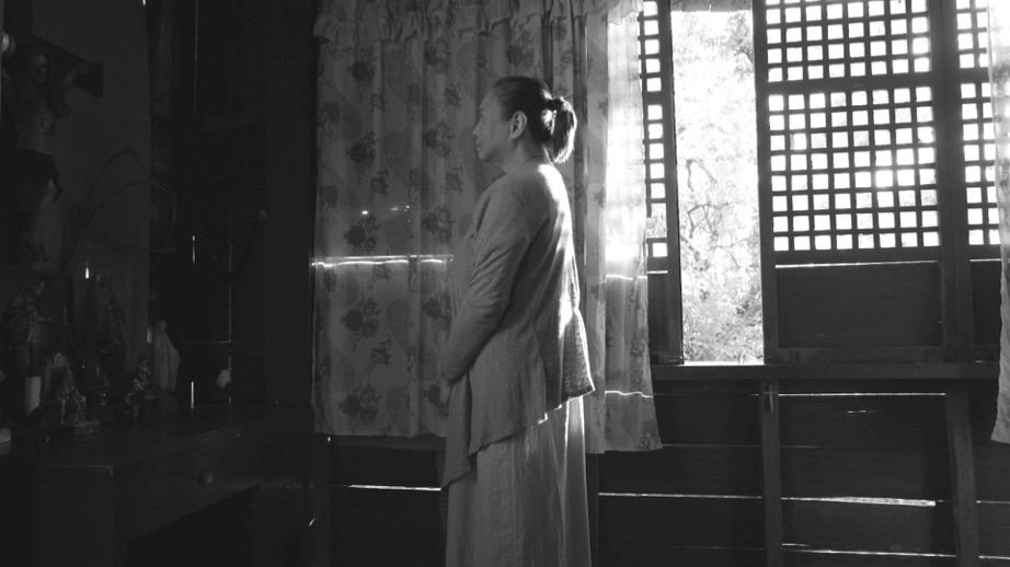 Ang babaeng humayo 01