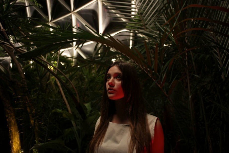 Beyond the Black Rainbow 16
