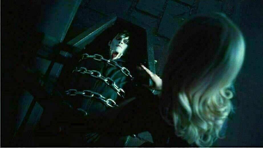 Dark Shadows 10