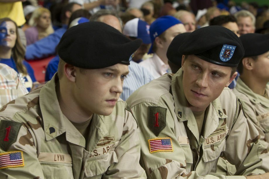 Die irre Heldentour des Billy Lynn  8