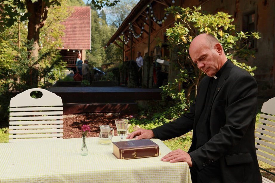 Die Kirche bleibt im Dorf 12
