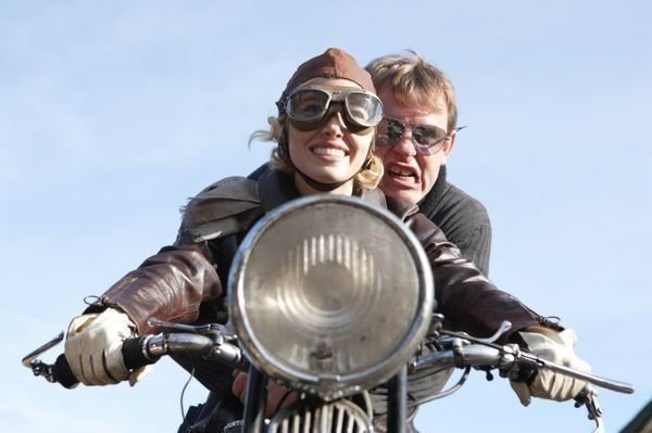 easy virtue-15