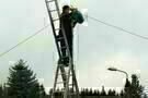 EineÜberwachungs Kamerawirdmontiert