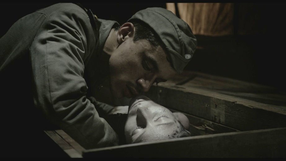 Eva no duerme 01