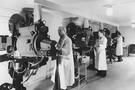 Filmprojektoren in Ra  sunda Filmstaden  Stockholm  c  Tekknika museet