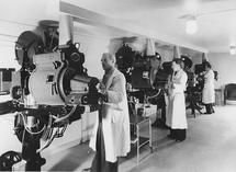 Filmprojektoren in Ra sunda Filmstaden Stockholm c Tekknika museet Filmprojektoren in Ra sunda Filmstaden Stockholm c Tekknika museet