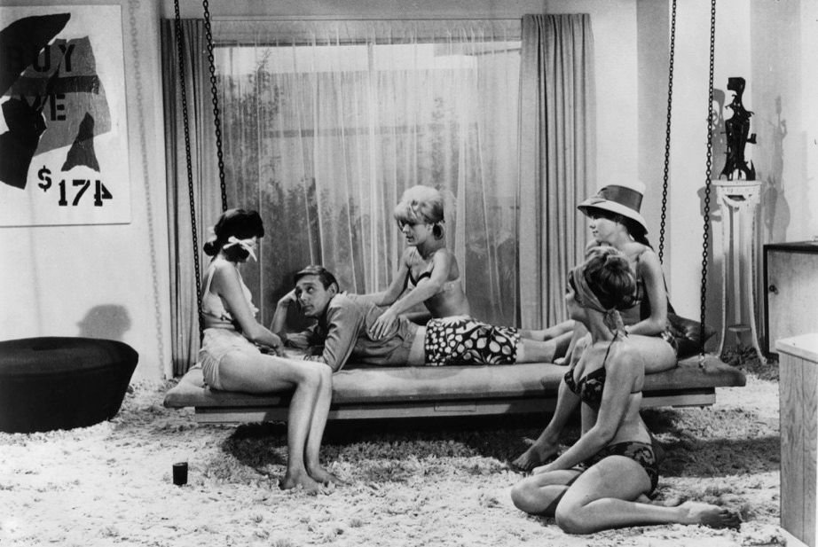 Its a Bikini World 01