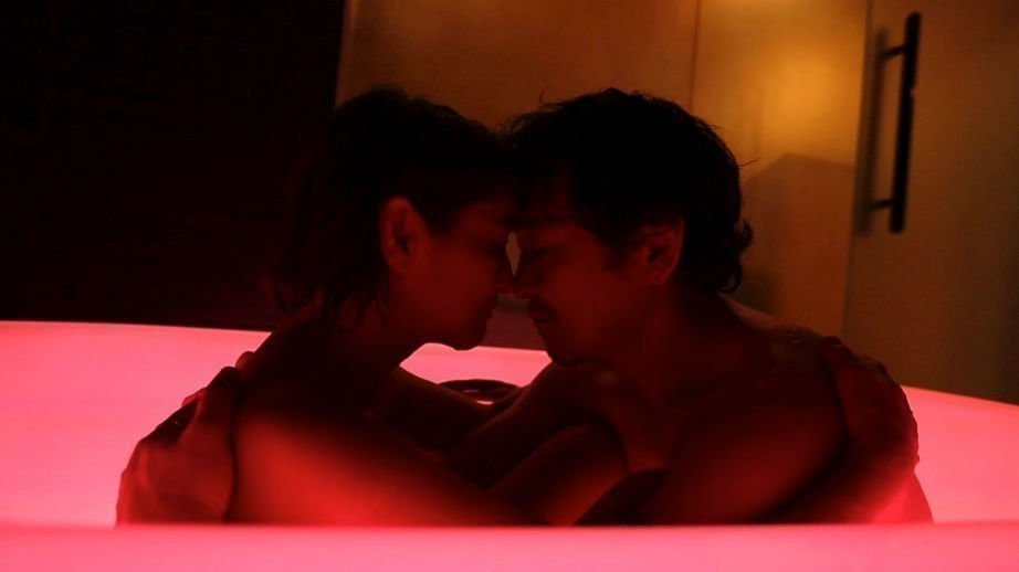 Love Hotel 01