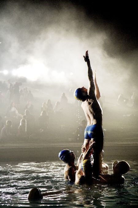 Männer im Wasser 08
