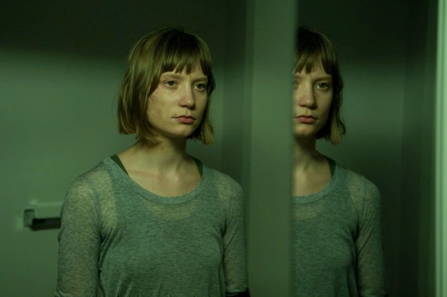 Maps to the Stars 15