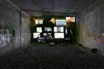 Michel Auder The Course of Empire 2017 Vierzehnkanal-Digitalvideo-installation Ehemaliger unterirdischer Bahnhof Kultur Bahnhof Kassel documenta 14 Foto Jasper Kettner-001 Michel Auder The Course of Empire 2017 Vierzehnkanal-Digitalvideo-installation Ehemaliger unterirdischer Bahnhof Kultur Bahnhof Kassel documenta 14 Foto Jasper Kettner-001