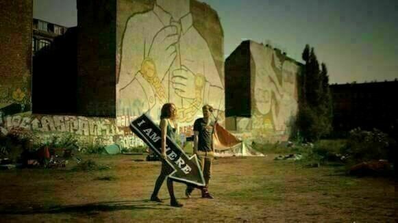 Nashorn im Galopp 01