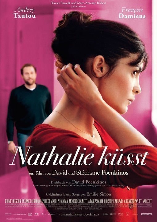 Nathalie kuesst 8