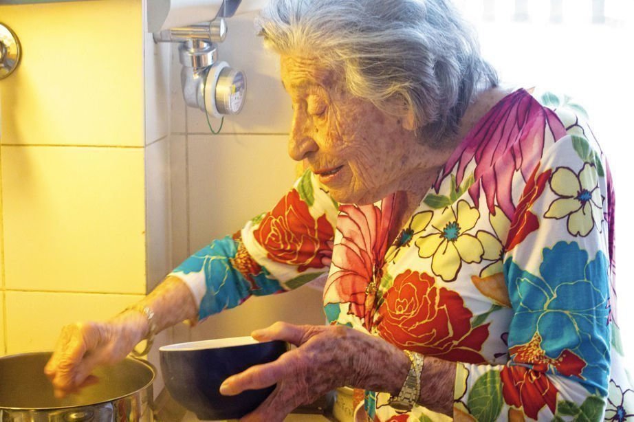 Oma   Bella 08