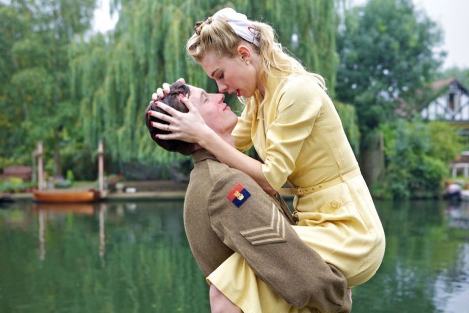 Queen and Country 01