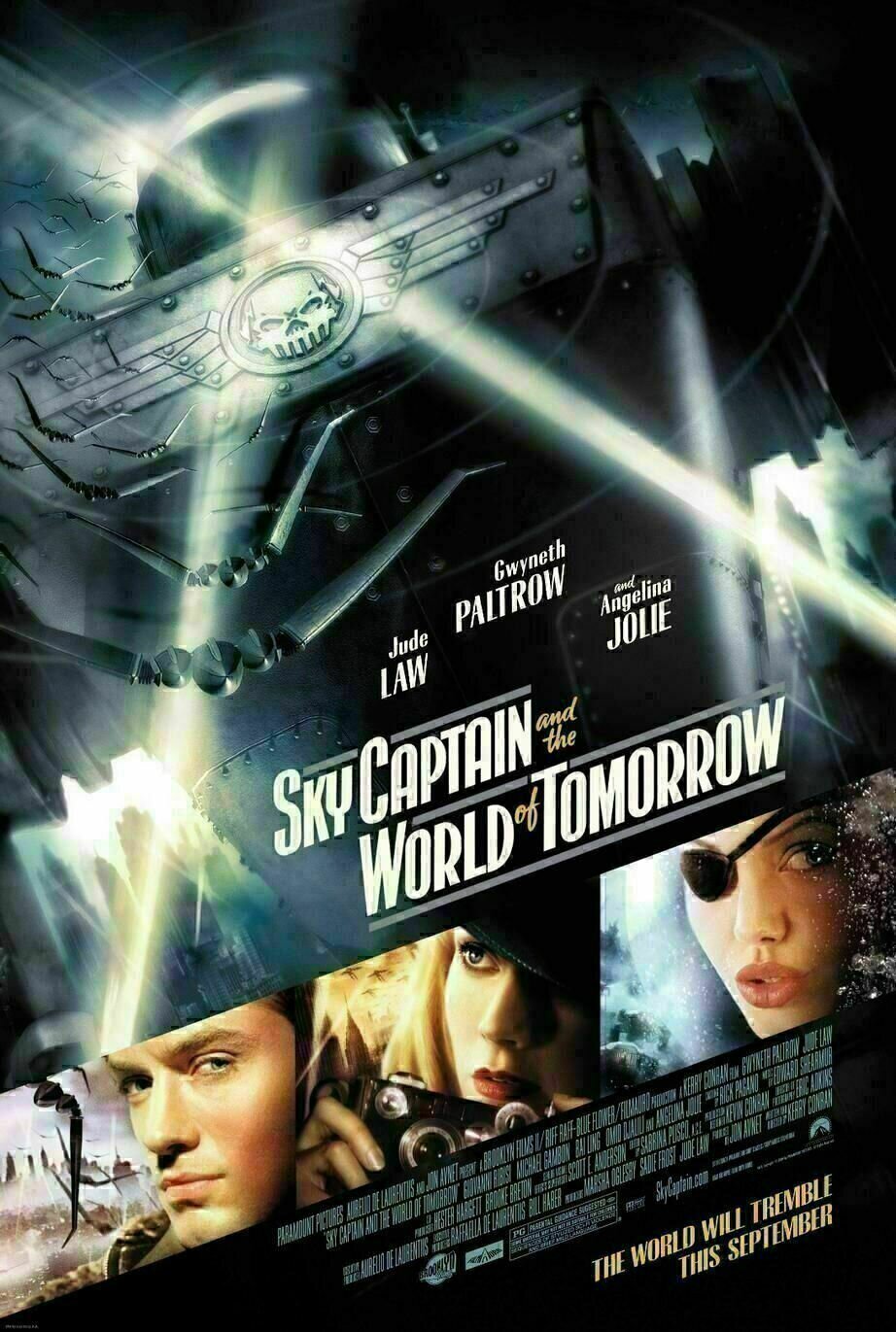 Sky Captain and the World of Tomorrwo - Poster