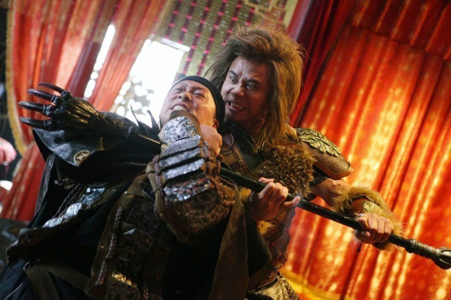 The Man with the Iron Fists 16