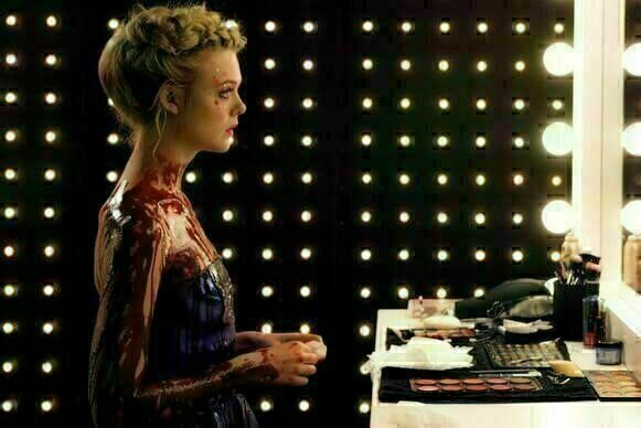 The Neon Demon 02 The Neon Demon 02