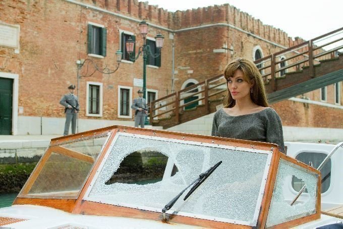The Tourist 09